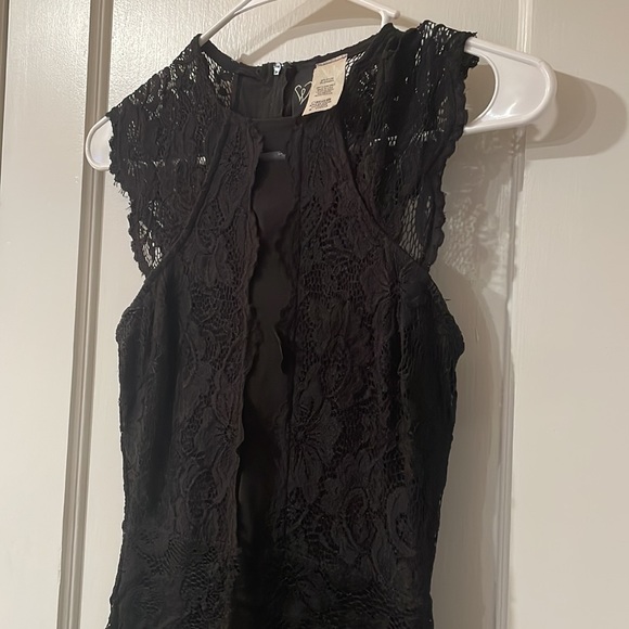 Black Lace Dress - Picture 2 of 3